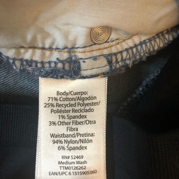 Maternity Denim Bermuda Shorts with Full Panel - Picture 8 of 8